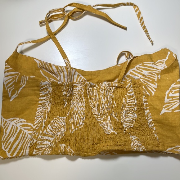 2 piece crop top and shorts set - Picture 3 of 4